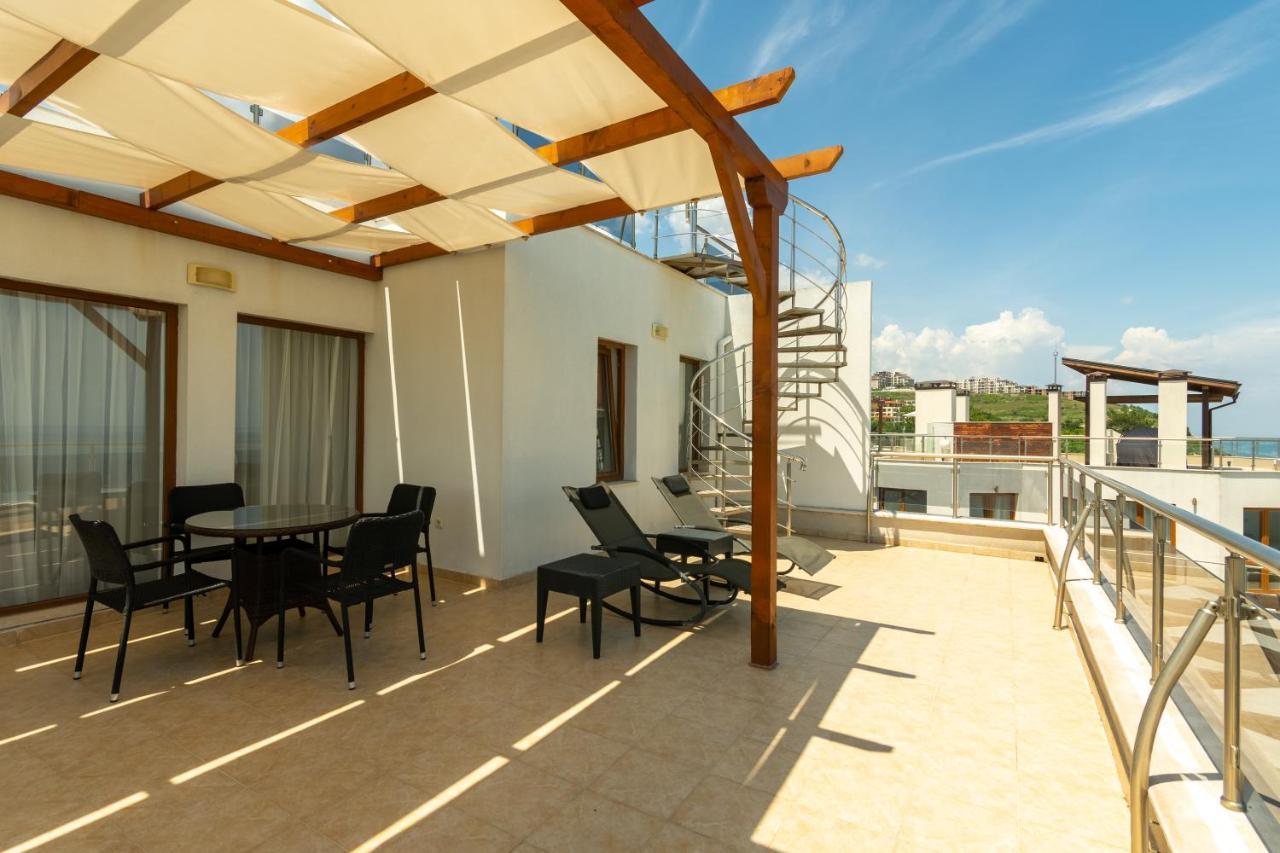 Penthouse At White Cliffs Apartamento Byala  Exterior foto