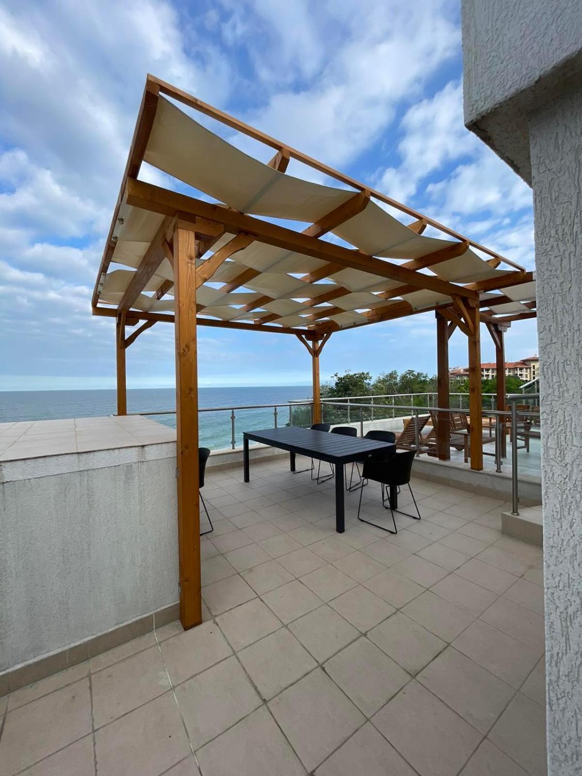 Penthouse At White Cliffs Apartamento Byala  Exterior foto